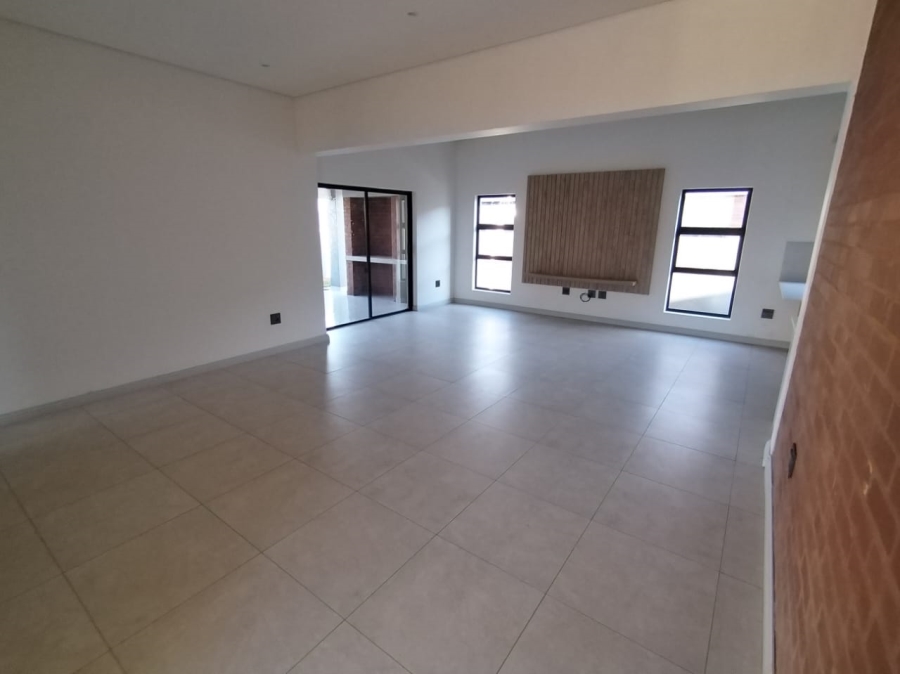 To Let 3 Bedroom Property for Rent in Melodie North West